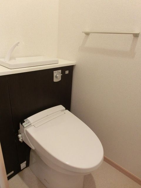 トイレ　温水洗浄暖房便座