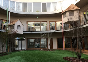 幼稚園・保育園　友の季ひまわり幼稚園（幼稚園・保育園）まで447m