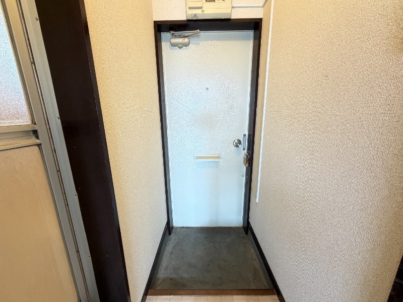 玄関　２０６号室の写真