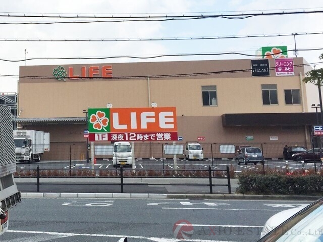 スーパー　ライフ東淡路店（スーパー）まで582m