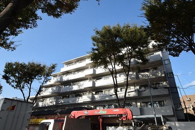 建物外観　★調布駅徒歩5分・しっかりしたＲＣ造のマンションです★