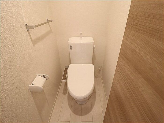 トイレ　落ち着いたトイレです