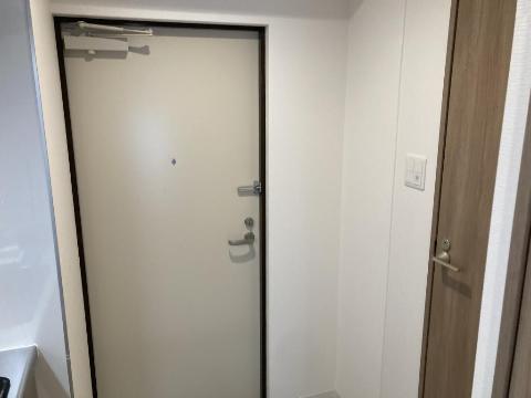 アヴェーレ早苗町の玄関写真
