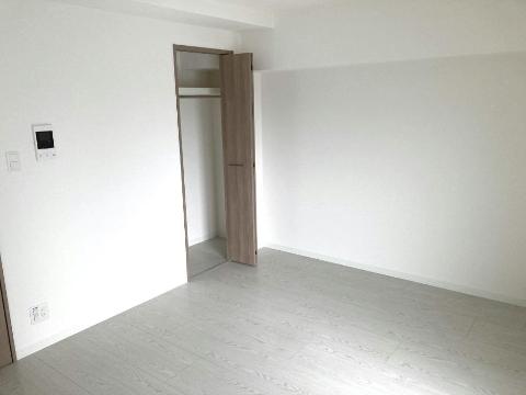アヴェーレ早苗町の居間写真