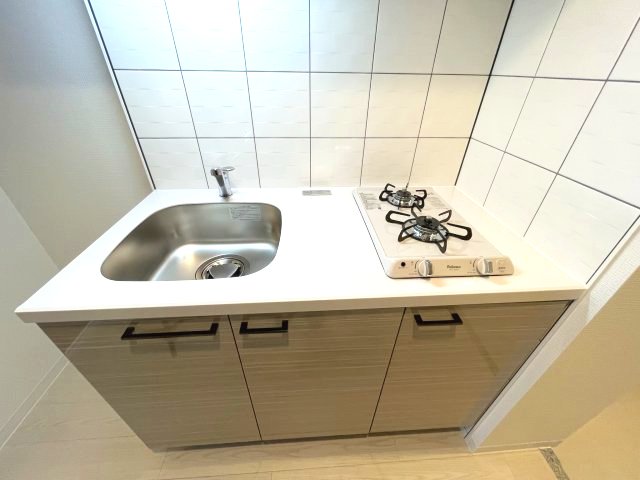 キッチン　イメージとして同建物他部屋を表示しています