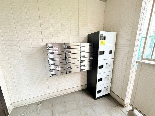 その他共有部分　同一建物内１０５号室内装写真転載