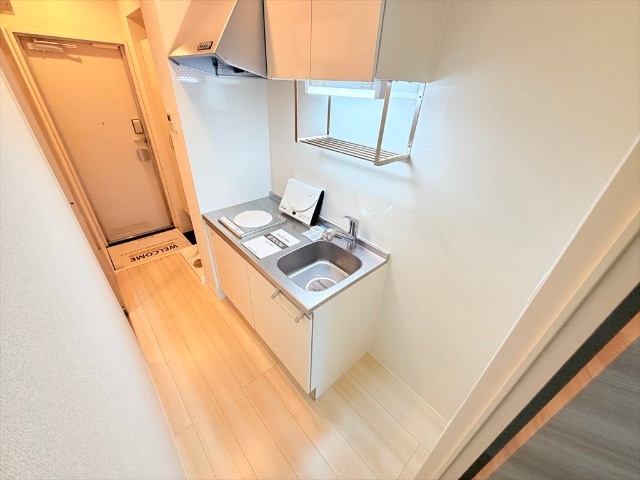 キッチン　同一建物内１０５号室内装写真転載