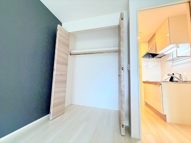 収納　同一建物内１０５号室内装写真転載