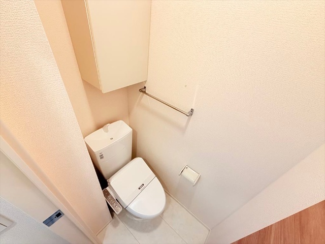 トイレ　同一建物内１０５号室内装写真転載