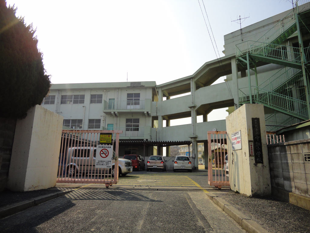 小学校　【北九州市立守恒小学校】（小学校）まで368m