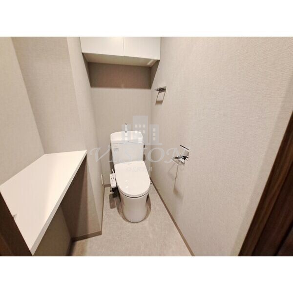 地下鉄御堂筋線 江坂駅 徒歩9分 10階建 築3年のトイレ写真