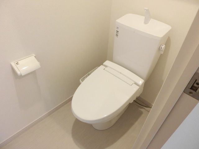 トイレ　ウォシュレット付きで快適ですね