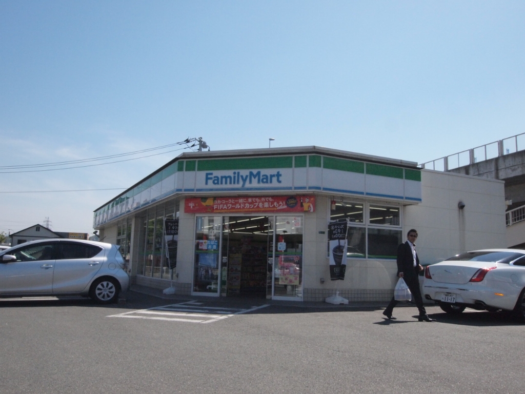 コンビニ　ファミリーマート 小倉紫川インター店（コンビニ）まで390m