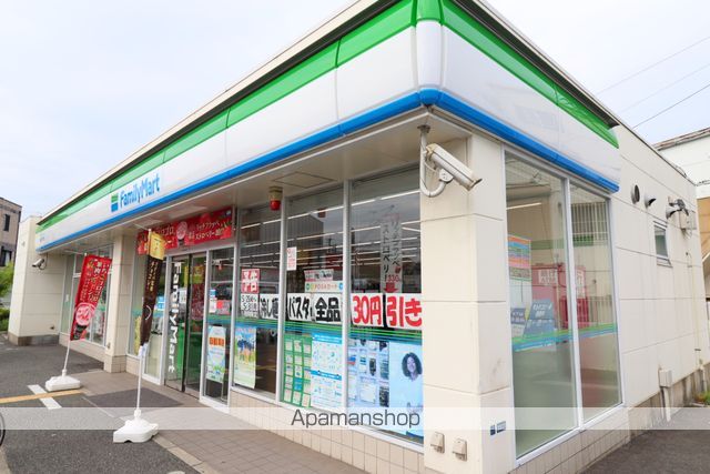コンビニ　ファミリーマート（コンビニ）まで116m