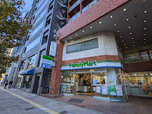 コンビニ　ファミリーマート 北青山一丁目店（コンビニ）まで451m