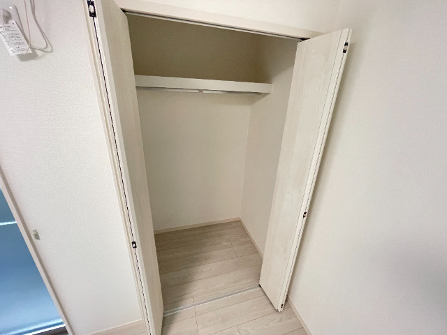 収納　ロングコートも掛けれます