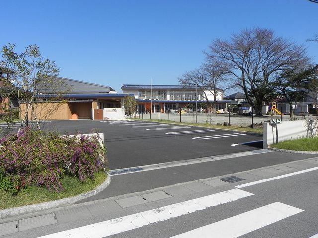 幼稚園・保育園　ふれあい保育園（幼稚園・保育園）まで300m