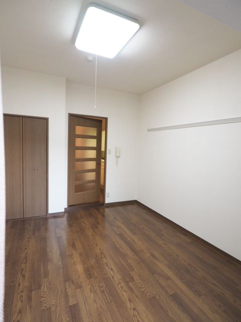 万宝マンションの居間写真