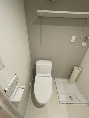 小田急線 新百合ケ丘駅 徒歩15分 2階建 築4年のトイレ写真