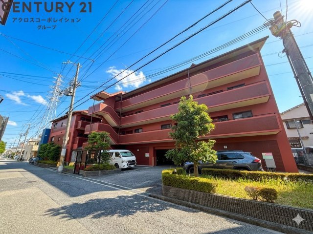 建物外観　敷地内に駐車場があります！