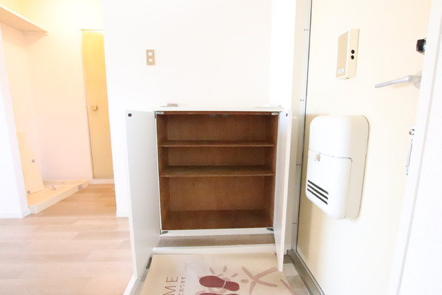 玄関　シューズボックス