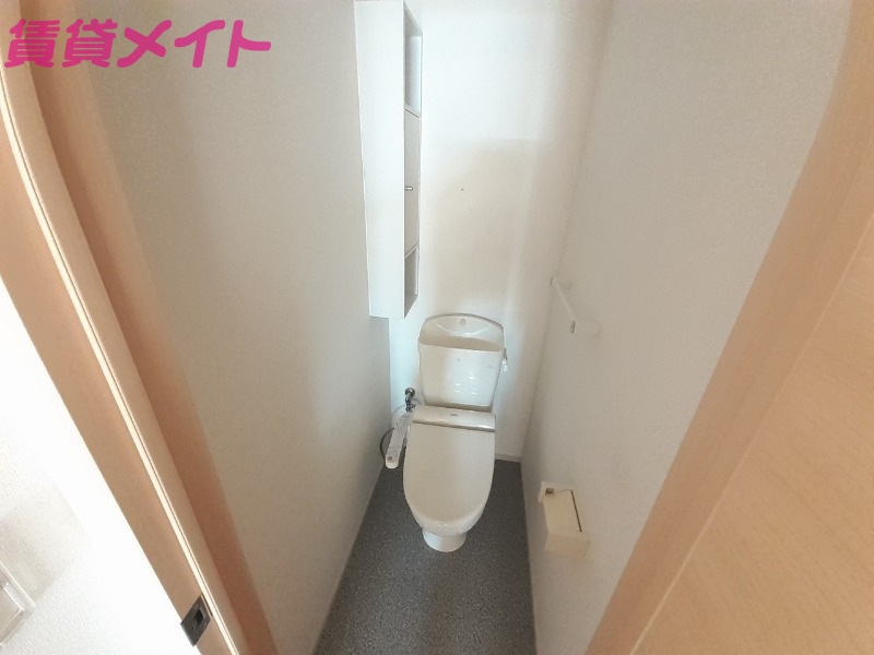 トイレ　同型参考写真