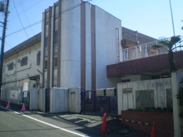 中学校　横浜市立中川西中学校（中学校）まで200m