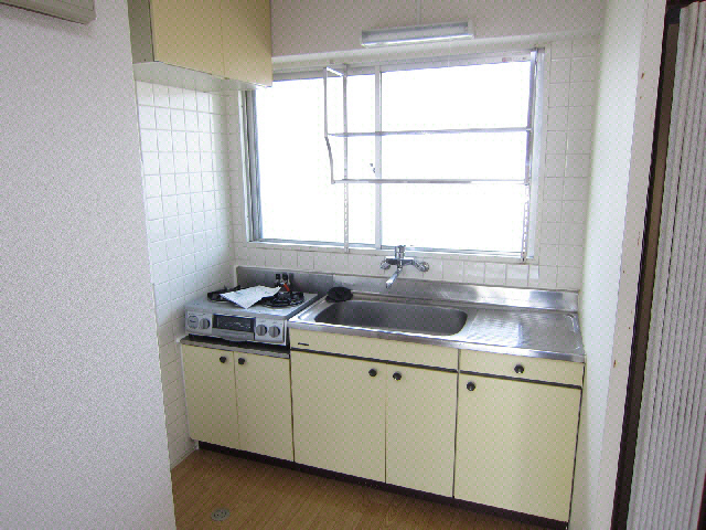 鳴門市 6階建 築44年のキッチン写真