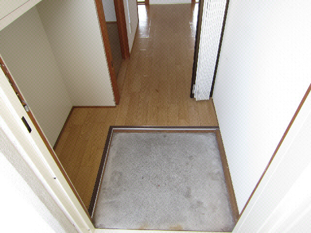 鳴門市 6階建 築44年の玄関写真