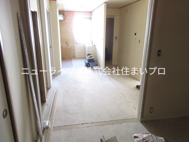 ハイランド栄の居間写真
