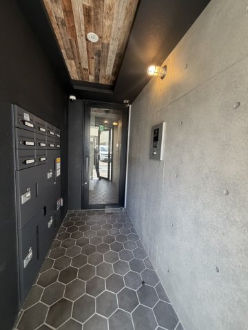東急東横線 反町駅 徒歩3分 4階建 築8年の外観写真