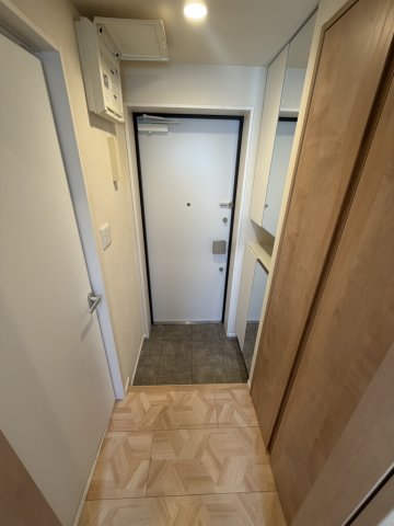 東急東横線 反町駅 徒歩3分 4階建 築8年の玄関写真