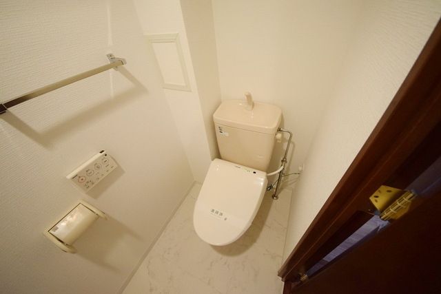 トイレ　別部屋参考写真