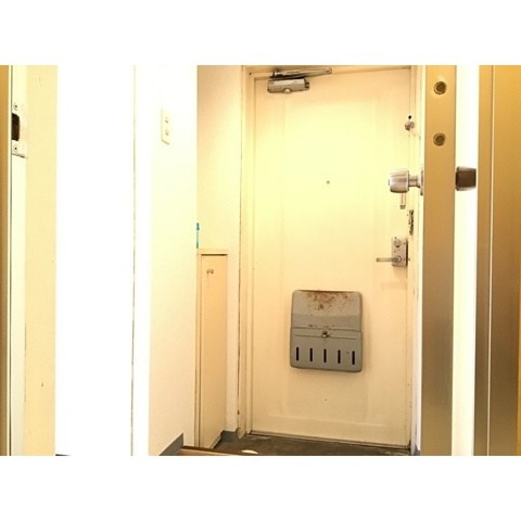 小田急小田原線 東海大学前駅 徒歩16分 2階建 築39年の玄関写真