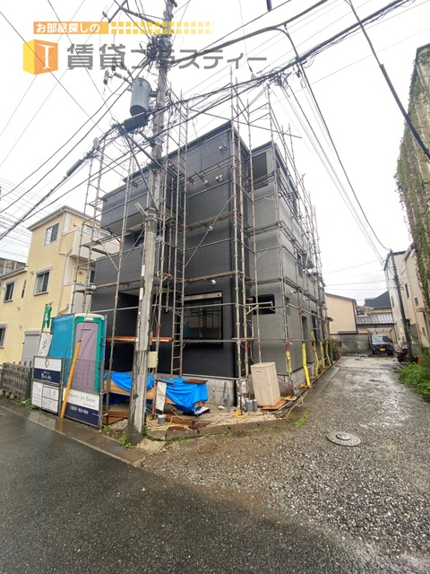建物外観　１１月中旬入居予定新築。先行申込み受付中。