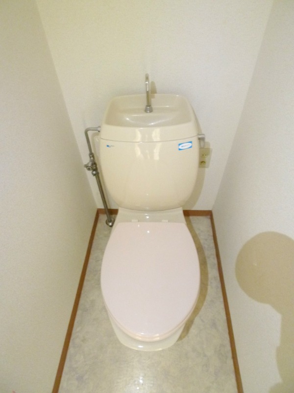 地下鉄東山線 池下駅 徒歩7分 3階建 築39年のトイレ写真