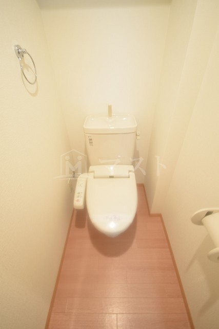 地下鉄谷町線 谷町九丁目駅 徒歩6分 10階建 築18年のトイレ写真