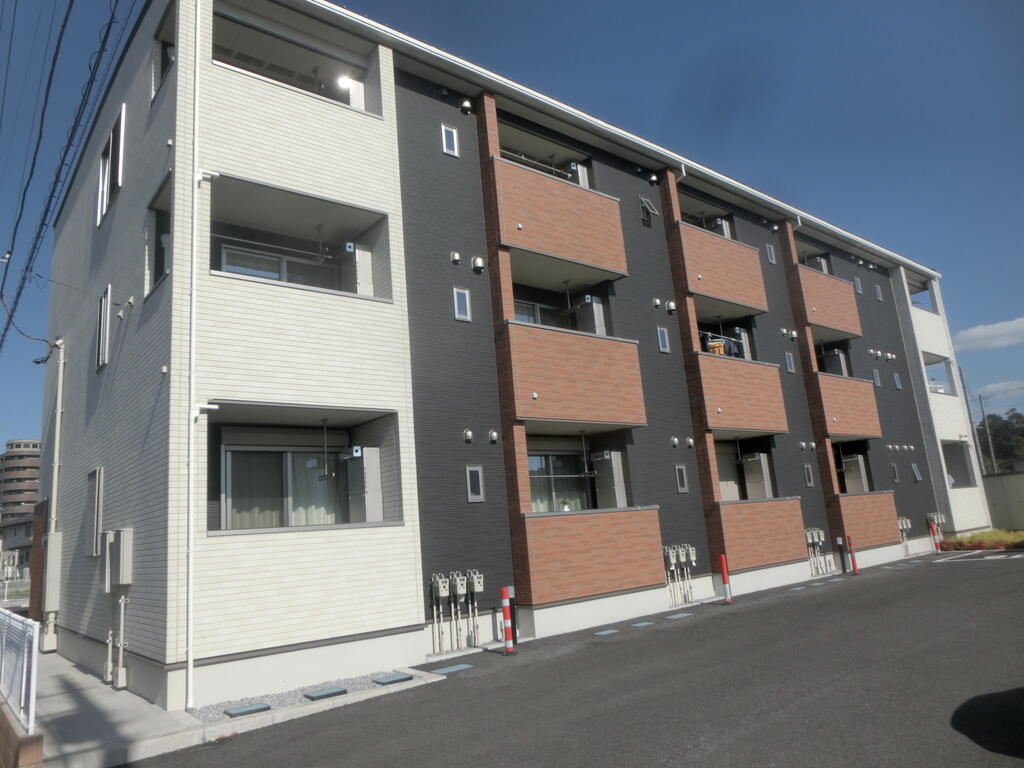 東武宇都宮線 東武宇都宮駅 バス乗車時間：25分 最寄りバス停で下車 徒歩5分 築9年