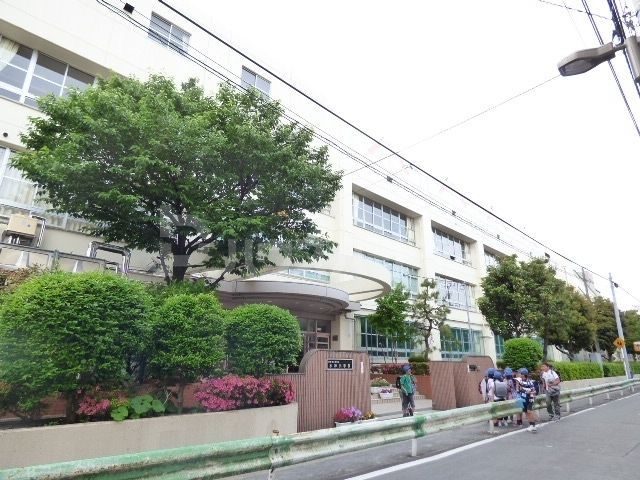 小学校　江東区立水神小学校（小学校）まで740m