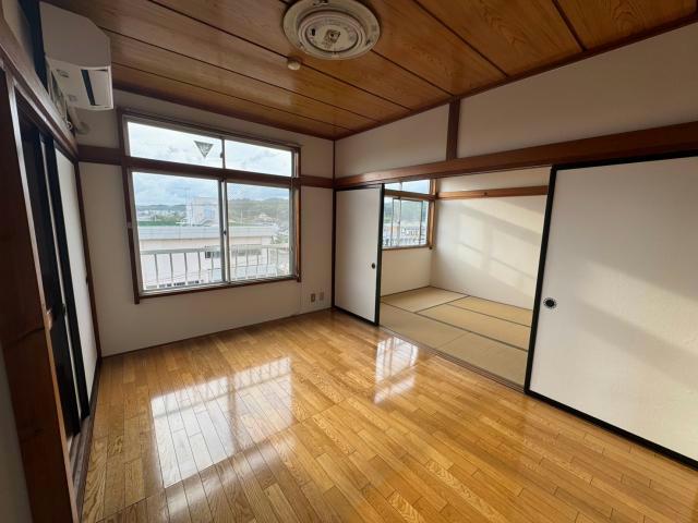 TS鹿島ビルの居間写真