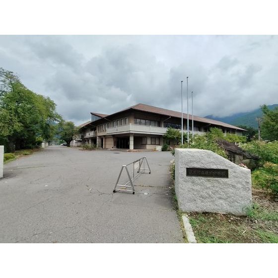 中学校　坂城町立坂城中学校（中学校）まで411m