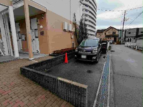 駐車場　駐車場