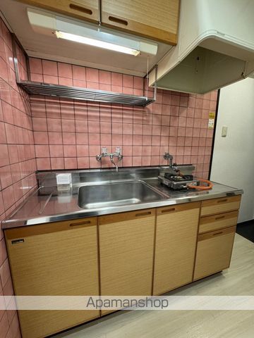 広島電鉄宇品線 日赤病院前駅 徒歩11分 5階建 築40年のキッチン写真