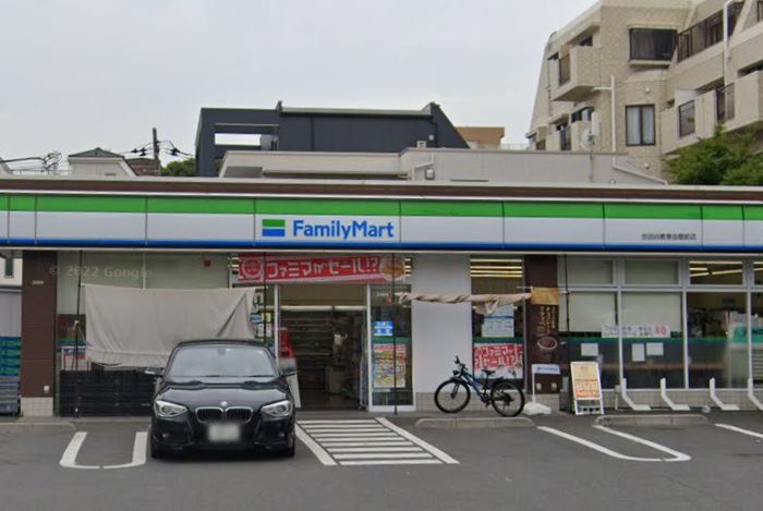 コンビニ　ファミリーマート 世田谷教育会館前店（コンビニ）まで47m