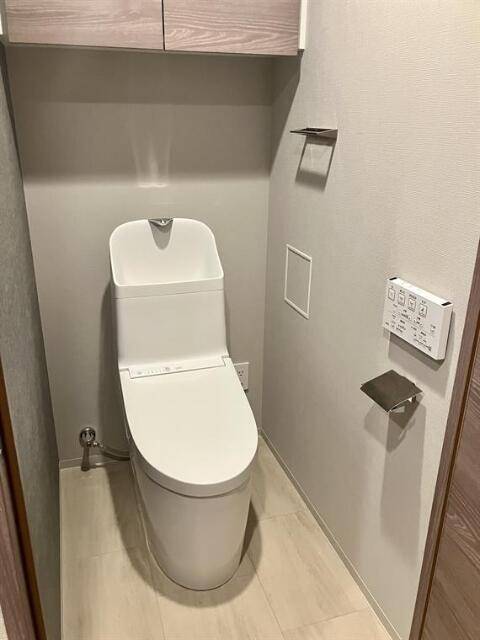 トイレ　温水洗浄便座完備