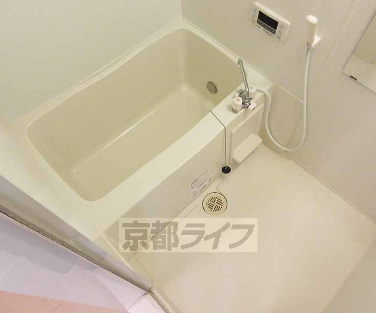 バス・シャワールーム　ゆったりバスルーム！