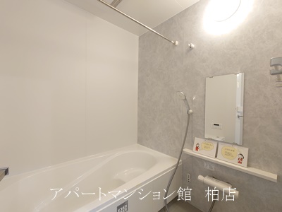 バス・シャワールーム　同施工会社、同型タイプです