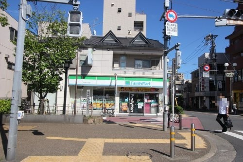コンビニ　ファミリーマート 船堀三丁目店（コンビニ）まで120m