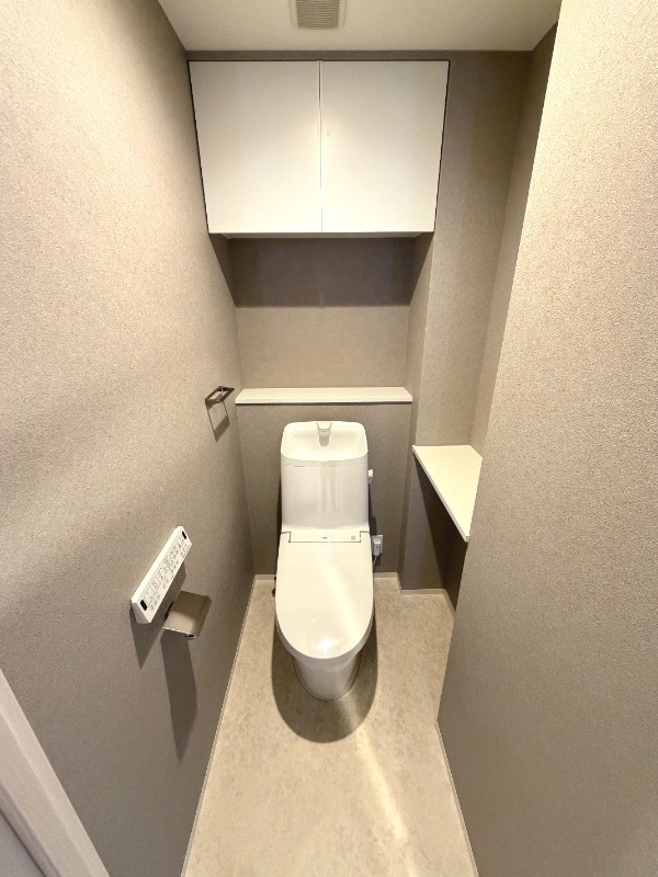地下鉄長堀鶴見緑地線 谷町六丁目駅 徒歩5分 15階建 築1年のトイレ写真
