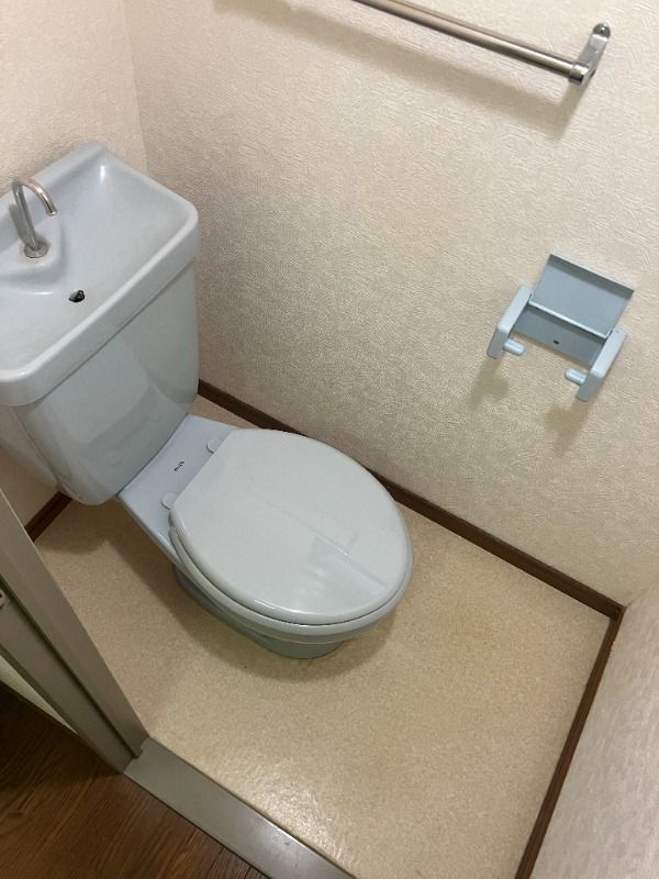 西鉄天神大牟田線 西鉄平尾駅 徒歩14分 13階建 築36年のトイレ写真